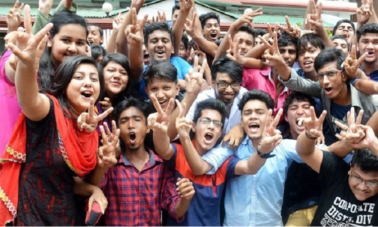 এইচএসসিতে জিপিএ-৫ বেড়েছে ৫৩ হাজার ৩১৬