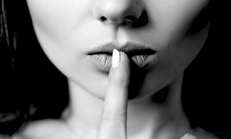 নিন্দুককে চুপ করাবেন কীভাবে?