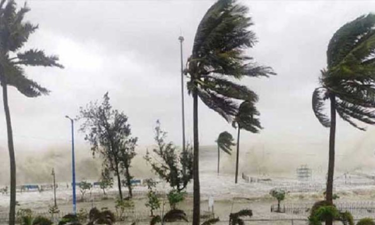 রাতে ১০ জেলায় ৬০ কিলোমিটার বেগে ঝড়ের আভাস