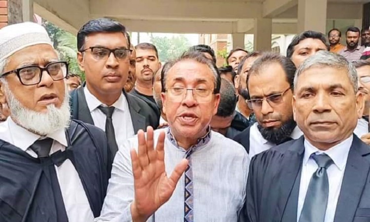 শেখ হাসিনা, সাবেক স্বরাষ্ট্রমন্ত্রীসহ ৩৫ জনের বিরুদ্ধে মামলা