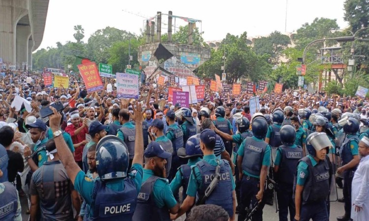 ১৫ দিনের আল্টিমেটাম দিয়ে শাহবাগ ছাড়লো আউটসোর্সিং কর্মীরা