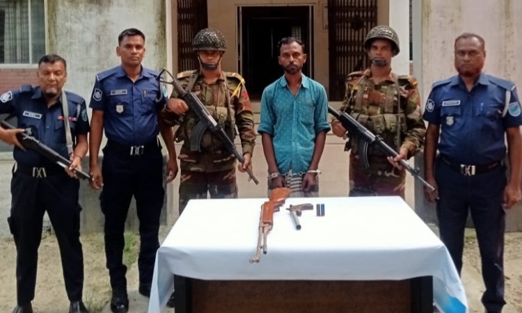 রাজবাড়ীতে অস্ত্র-গুলিসহ ব্যবসায়ী গ্রেফতার