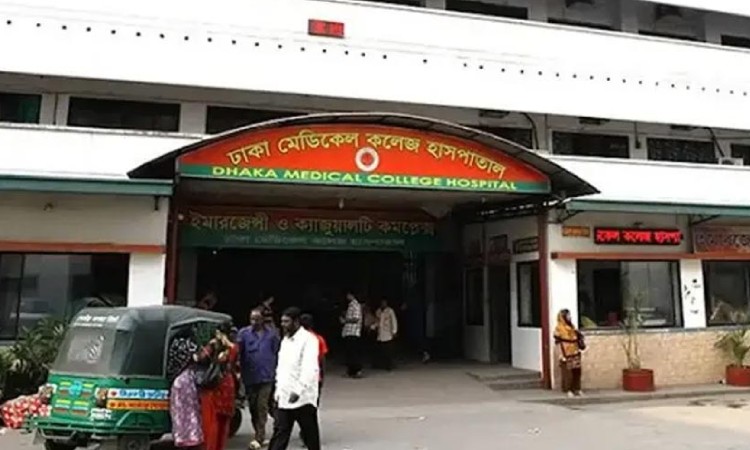 রাজধানীতে কাভার্ড ভ্যানের ধাক্কায় বাইক চালক নিহত, আহত ২
