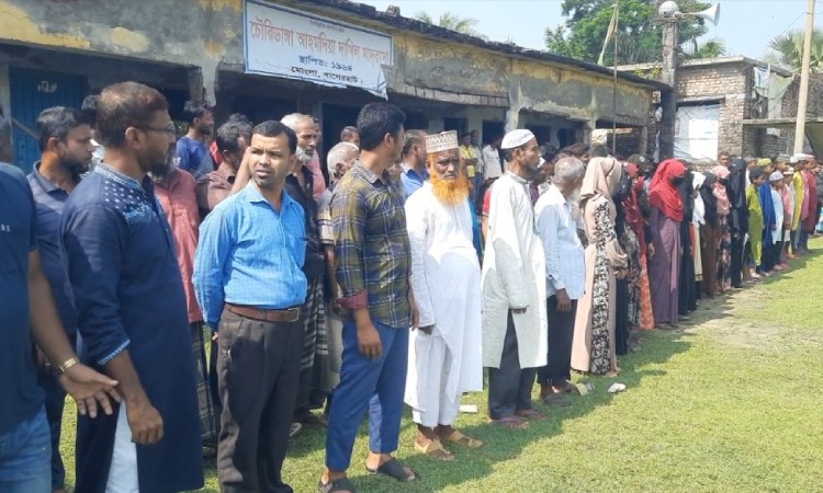 মোংলায় মাদ্রাসা সুপারকে অপসারণ দাবিতে মানববন্ধন