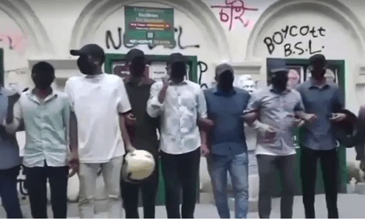 ঢাবিতে কালো মুখোশে ছাত্রলীগের ঝটিকা মিছিল