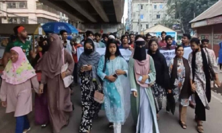 রাষ্ট্রপতি পদত্যাগ এবং ছাত্রলীগকে নিষিদ্ধের দাবিতে ব্রাহ্মণবাড়িয়ায় বিক্ষোভ