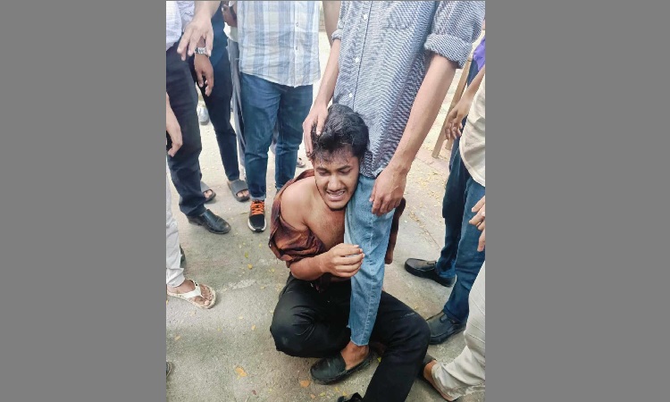 ছাত্রলীগ ট্যাগ দিয়ে শিক্ষার্থীকে বেধড়ক পেটালো ছাত্রদলের কর্মীরা