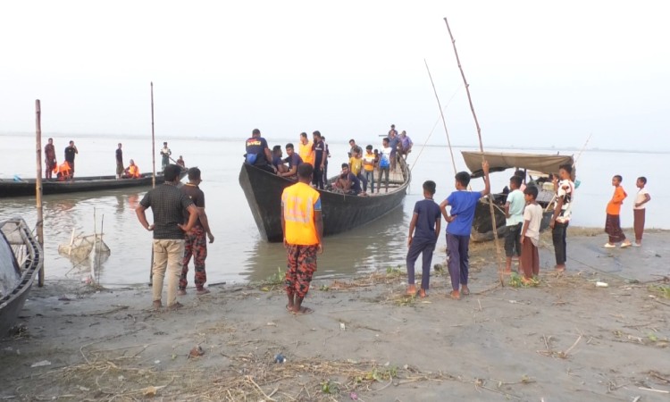 কুষ্টিয়ার কুমারখালীর পদ্মায় নিখোঁজ দুই পু‌লিশের মধ্যে একজনের মরদেহ উদ্ধার