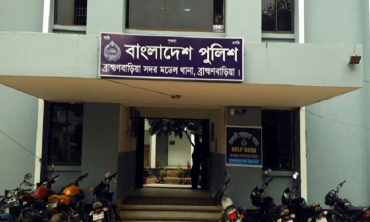 মামলার ভয় দেখিয়ে প্রতারক চক্রের টাকা হাতিয়ে নেওয়ার অভিযোগ