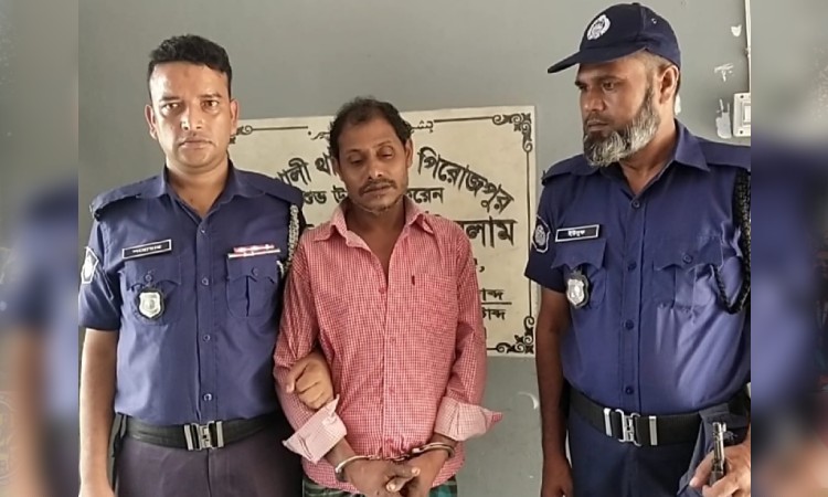 কাউখালীতে প্রতিপক্ষকে ফাঁসাতে প্রতিমা ভাঙচুর, আটক ১