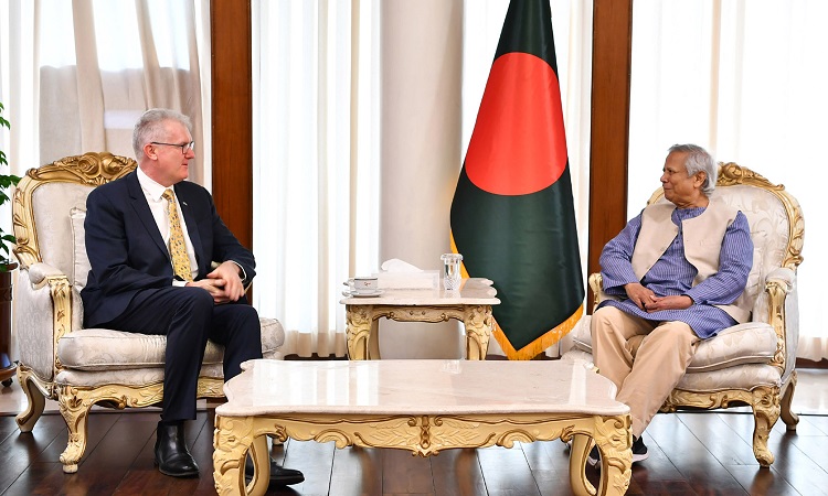 'চ্যালেঞ্জ বিশাল, দেশকে পুননির্মাণ করতে হবে'