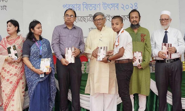 ‘বইয়ের পেছনে বিনিয়োগ হচ্ছে না, জাতির চিন্তায় কীভাবে স্বচ্ছতা আসবে?’