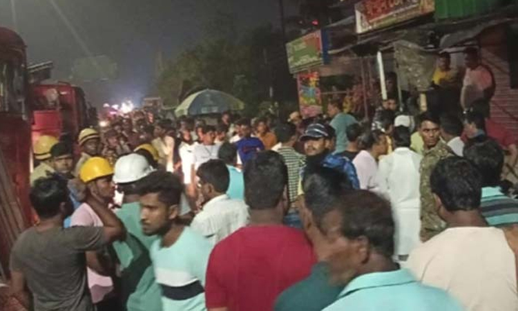 আতশবাজির আগুনে ৩ শিশুর মৃত্যু