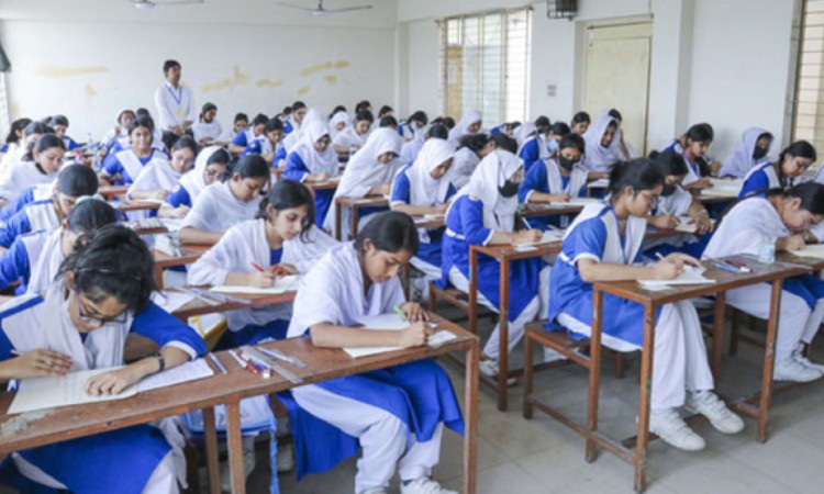 আগামী বছরের এসএসসি ও এইচএসসি পরীক্ষা পিছিয়ে যাচ্ছে