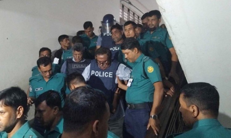 সাবেক খাদ্যমন্ত্রী সাধন চন্দ্র মজুমদার কারাগারে