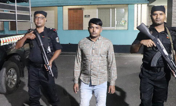 চাঁদা না পেয়ে গুলি, গৃহবধূ হত্যায় ‘জাদু সুমন’ গ্রেফতার