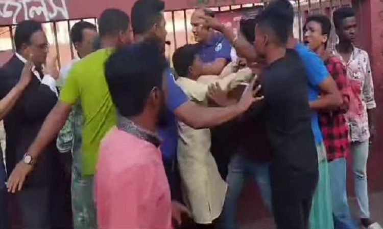 বাপসা'র মানববন্ধনে শ্রমিকদলের হামলা, সাংবাদিকসহ আহত ১০