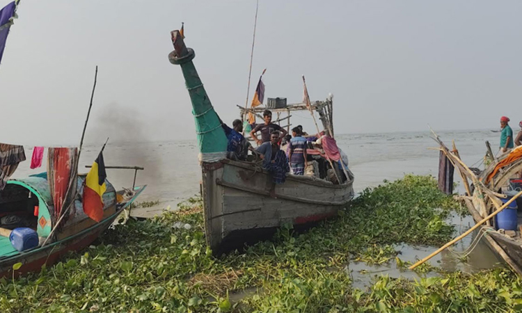 নদীতে গেলে সংসার চলে না