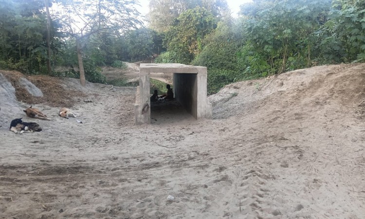 বেহাল সেতুর সংযোগ সড়ক, ভোগান্তিতে দুই হাজার মানুষ