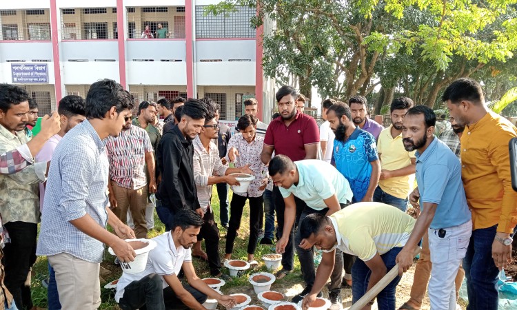 শিক্ষার্থীদের সাথে ছাত্রদলের কেন্দ্রীয় নেতাদের মতবিনিময়