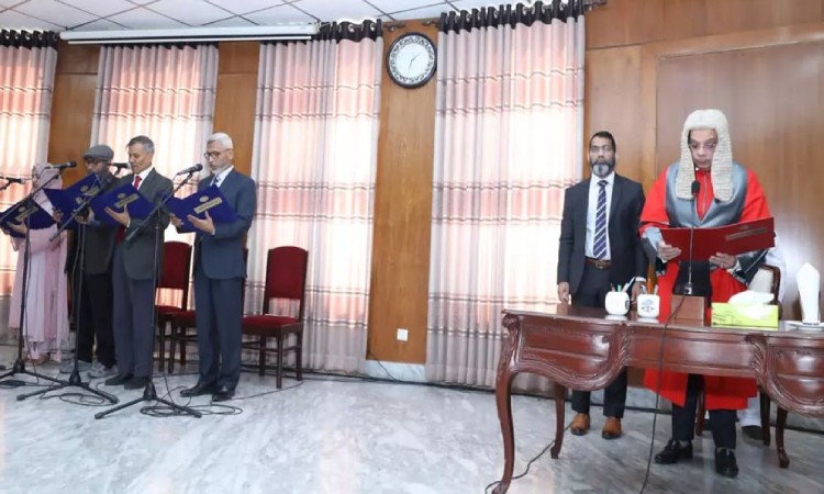 শপথ নিলেন পিএসসির আরও ৪ সদস্য