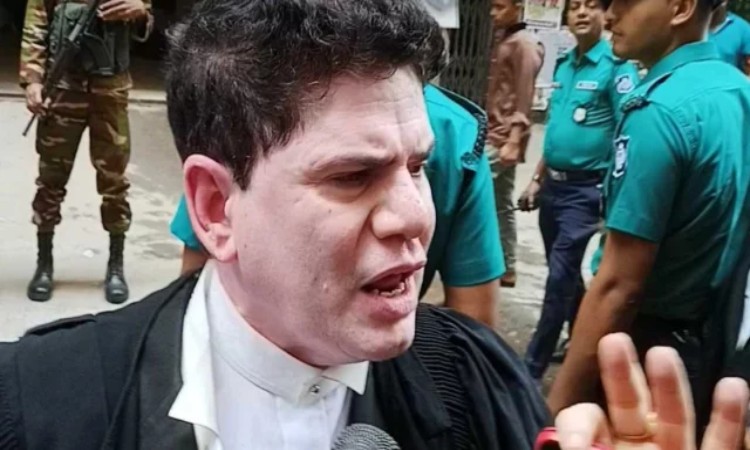 আদালত প্রাঙ্গণে আমুর আইনজীবীকে মারধর