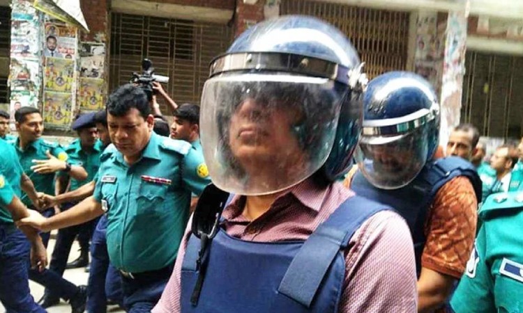 ট্রাইব্যুনালের মামলায় জবানবন্দি দিলেন সাবেক আইজিপি মামুন