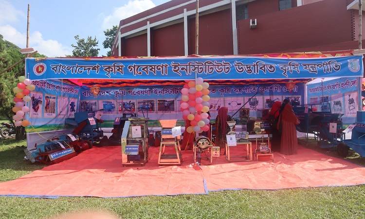 বাকৃবিতে কৃষি যন্ত্রপাতির প্রদর্শনী মেলা অনুষ্ঠিত