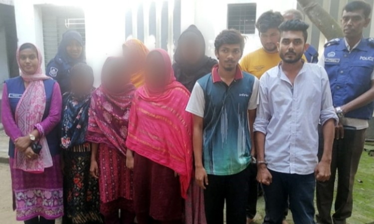 ব্রাহ্মণবাড়িয়ায় অসামাজিক কার্যকলাপের অভিযোগে পাঁচ তরুণীসহ গ্রেফতার ৮