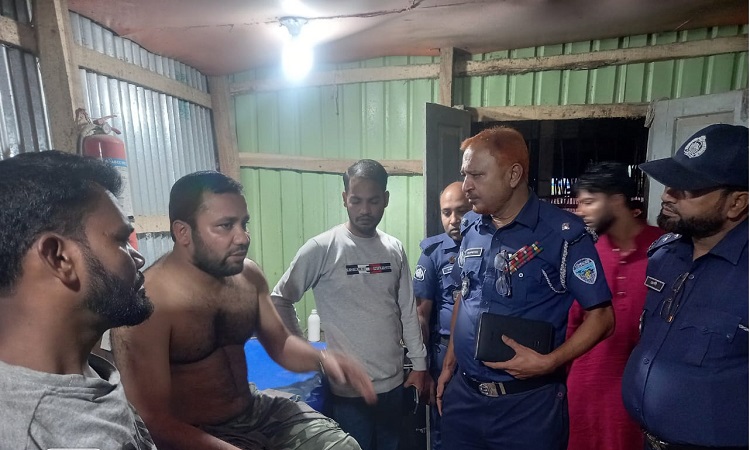 সোনাগাজীতে যুগান্তর প্রতিনিধির উপর হামলা