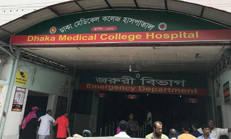 সড়ক দুর্ঘটনায় আহত দুই বৃদ্ধ ঢামেকে মৃত্যু
