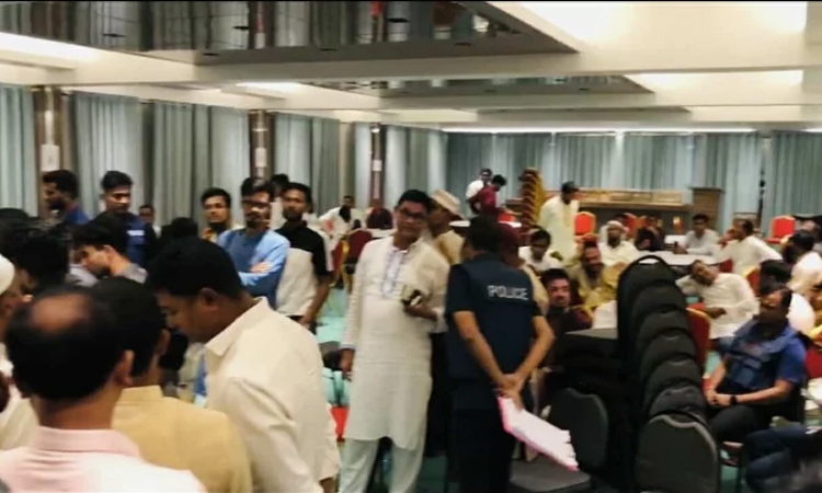 কক্সবাজারে গোপন বৈঠক থেকে ১৯ ইউপি সদস্য আটক