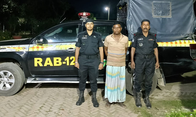 দৌলতপুরে ধর্ষণ মামলার আসামি গ্রেফতার