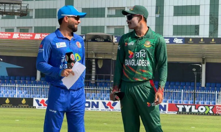 টসে জিতে ব্যাট করছে বাংলাদেশ