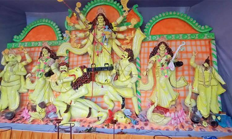 রাজবাড়ীতে মন্দিরের প্রতিমা ভাঙচুর, যুবক আটক
