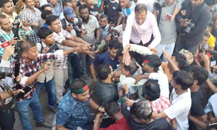 ‌‘জয় বাংলা’ স্লোগান দেওয়ায় গণপিটুনি