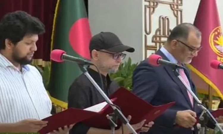বঙ্গভবনে শপথ নিলেন নতুন তিন উপদেষ্টা