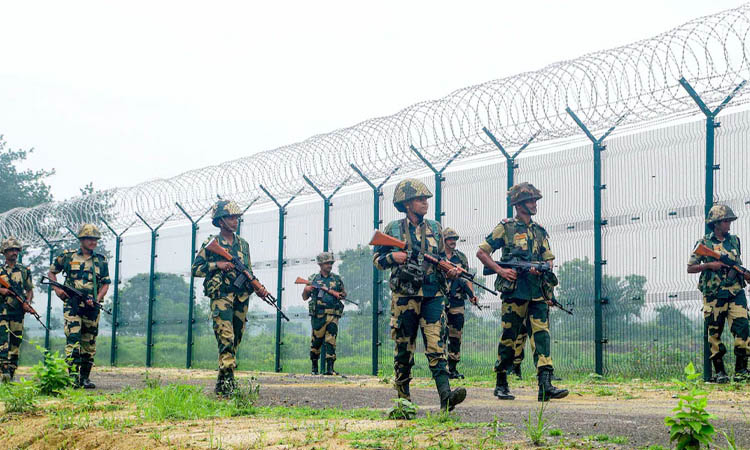 ৫ ঘণ্টা পানিতে থেকে মাদককারবারির মৃত্যু