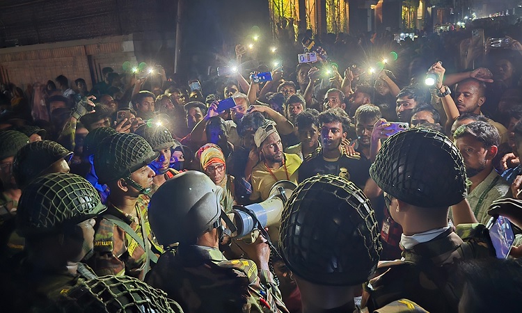 মন্ত্রণালয়ে বৈঠকের পর শ্রমিকদের অবরোধ প্রত্যাহার