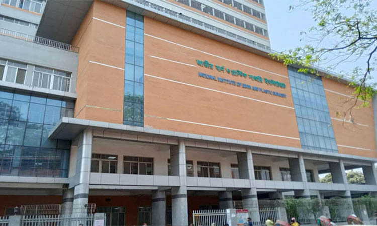 কাঁচপুরে গ্যাস লাইন লিকেজ থেকে বিস্ফোরণ, ৭ শ্রমিক দগ্ধ