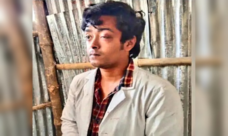 পরীক্ষা দিতে এসে মারধরের শিকার ছাত্রলীগ নেতা