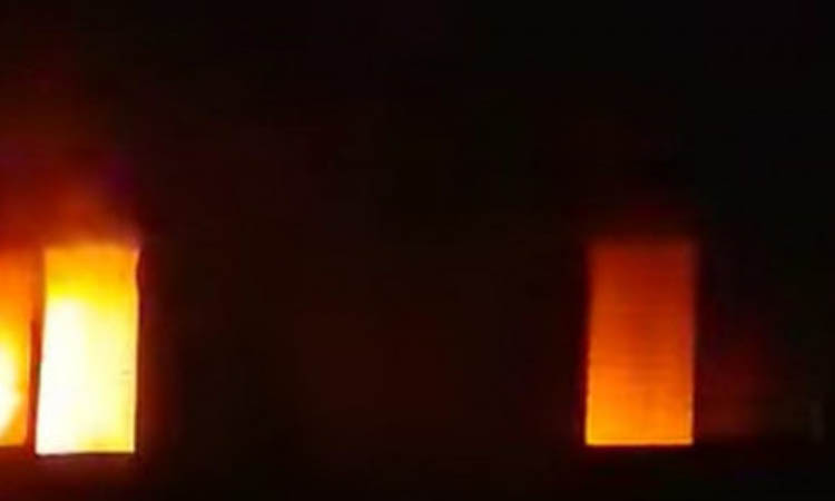 পোশাক গোডাউনের আগুন দেখে মালিকের স্ট্রোক