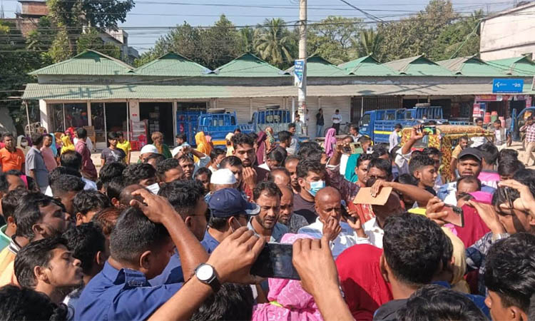 গাজীপুরে শ্রমিকদের মহাসড়ক অবরোধ প্রত্যাহার, যান চলাচল স্বাভাবিক