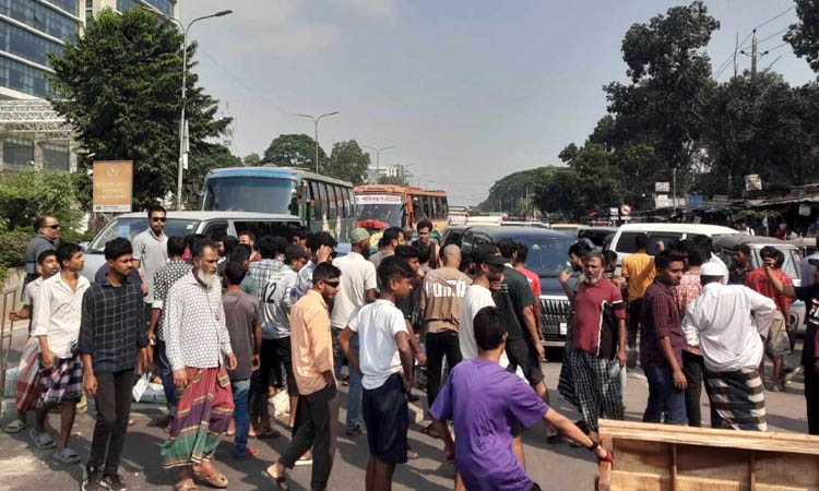 আগারগাঁও সড়ক আটকে দিলো জুলাই আন্দোলনে আহতরা