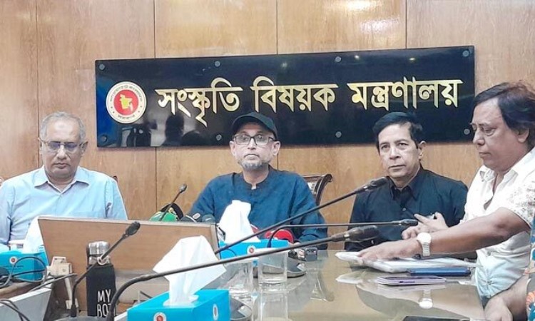 'বইমেলা সোহরাওয়ার্দী উদ্যানেই হবে'