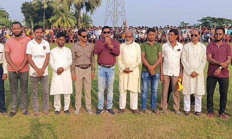 তালায় আট দলীয় ফুটবল টুর্নামেন্টে ডুমুরিয়া বিজয়ী