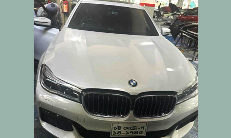 আমদানির ১৪ বছর পর ‌‘ভুয়া কাগজের’ বিএমডব্লিউ জব্দ