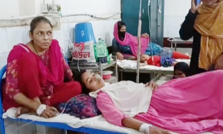 নবীনগরে শ্রেণিকক্ষে হঠাৎ অসুস্থ ১০ শিক্ষার্থী