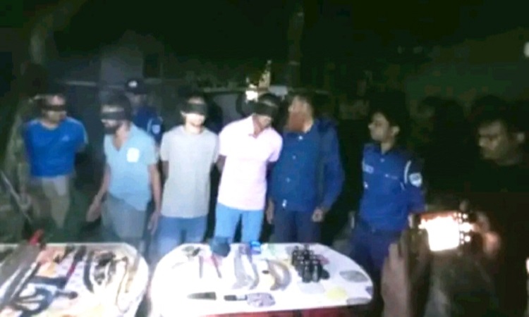শৈলকুপায় অস্ত্রসহ দুই সন্ত্রাসী গ্রেফতার