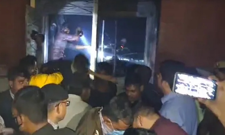 ভারতের উত্তর প্রদেশে হাসপাতালে আগুন, ১০ শিশুর মৃত্যু